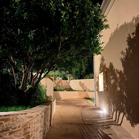 Appartement De Standing Plage Riviere Et Jardin